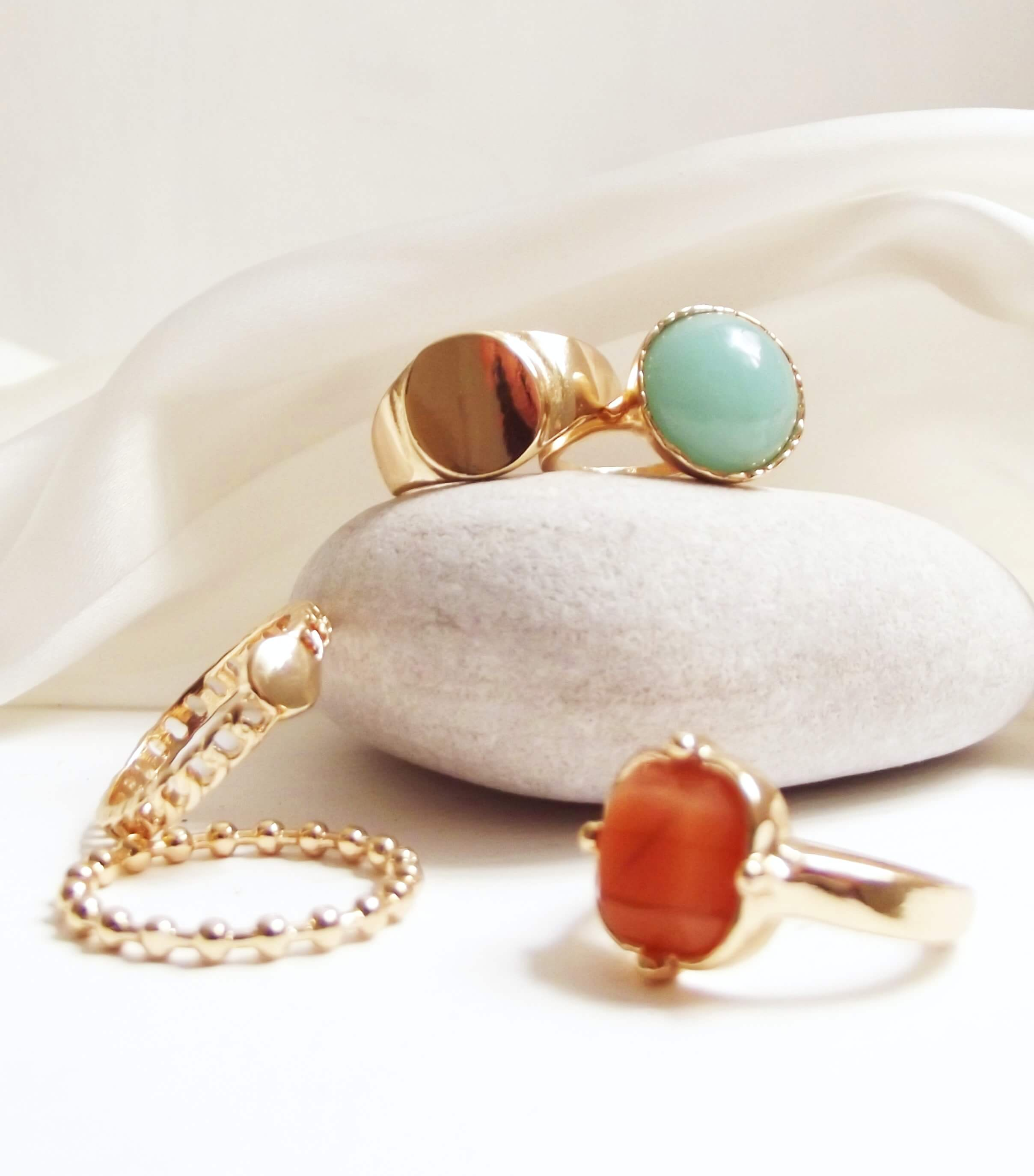 Photo of different stones and pearls used to make jewelry Photo of different stones and pearls used to make jewelry